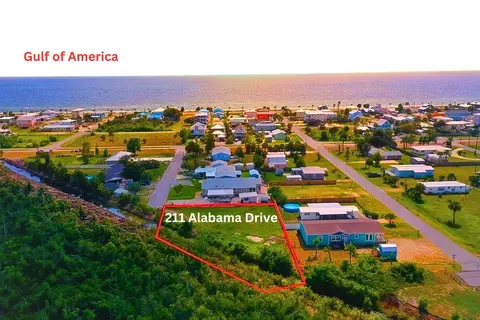 211 Alabama Dr, Mexico Beach, FL 32456