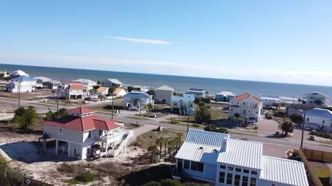 764 E Pine Ave, Saint George Island, FL 32328