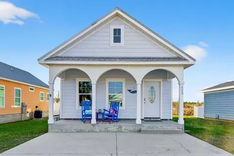 113 Ocean View Dr, Mexico Beach, FL 32456