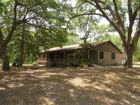 112 Hinton St, Carrabelle, FL 32322