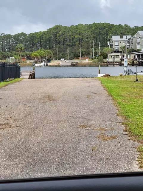 115 S Mariners Way, Carrabelle, FL 32322 photo 2