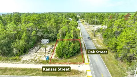 166 Kansas St, Lanark Village, FL 32323