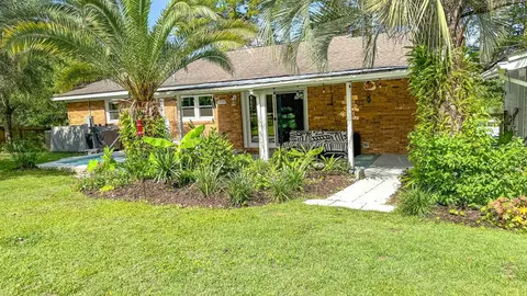 706 SE 7th St, Carrabelle, FL 32322