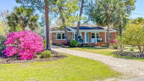706 SE 7th St, Carrabelle, FL 32322