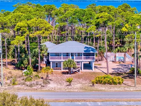 1105 E Gulf Beach Dr, Saint George Island, FL 32328