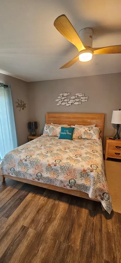 Bedroom - 2248 Hwy 98 E, Carrabelle, FL 32322 photo 2 of 4