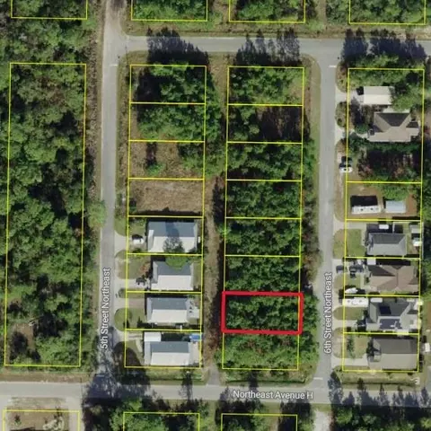 903 NE 6th St, Carrabelle, FL 32322