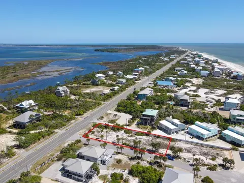 102 Barbados Dr, Port St. Joe, FL 32456