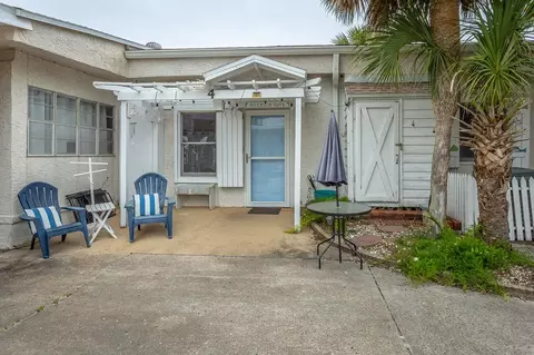 633 E Gorrie Dr #4, Saint George Island, FL 32328