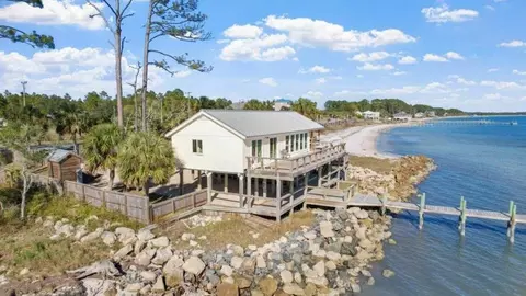 2120 Hwy 98 W, Carrabelle, FL 32322