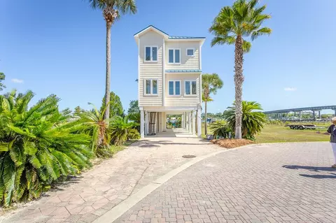 107 Anglers Harbor Ln, Carrabelle, FL 32322