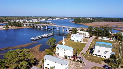 107 Anglers Harbor Ln, Carrabelle, FL 32322