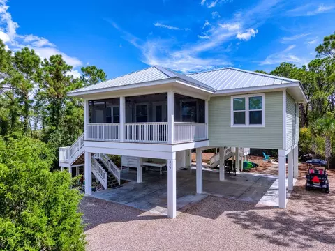 327 Nedley St, Saint George Island, FL 32328