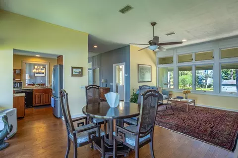 Dining - 2488 Hwy 98 E, Carrabelle, FL 32322 photo 4 of 4