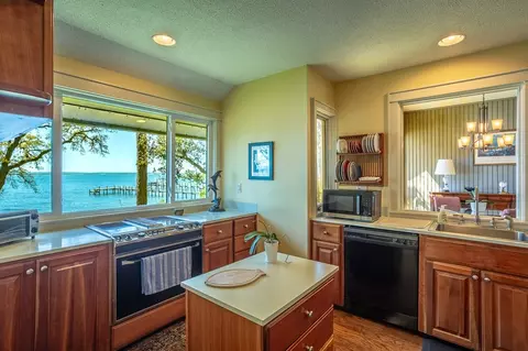 Kitchen - 2488 Hwy 98 E, Carrabelle, FL 32322 photo 2 of 3