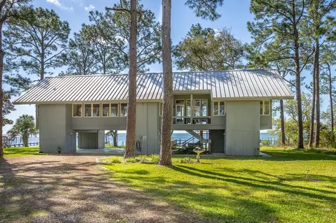 2488 Hwy 98 E, Carrabelle, FL 32322