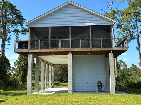 Exterior - 513 Shellys Loop Rd, Carrabelle, FL 32322 photo 2 of 12