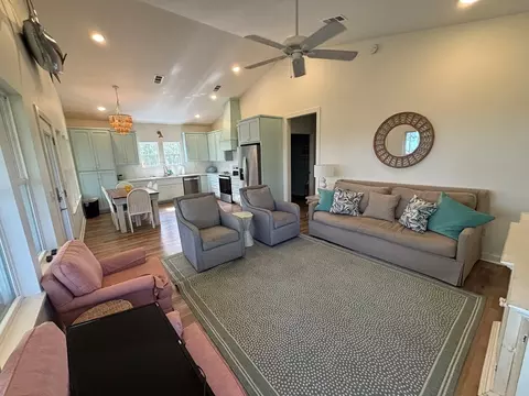 Living - 513 Shellys Loop Rd, Carrabelle, FL 32322 photo 1 of 2