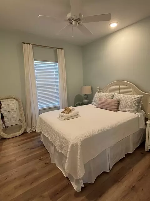 Bedroom - 513 Shellys Loop Rd, Carrabelle, FL 32322 photo 1 of 5