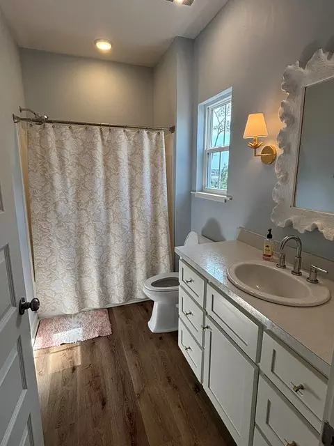 Bath - 513 Shellys Loop Rd, Carrabelle, FL 32322 photo 2 of 4