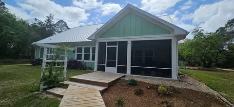 Exterior - 231 Apalachee St, Carrabelle, FL 32322 photo 5 of 30