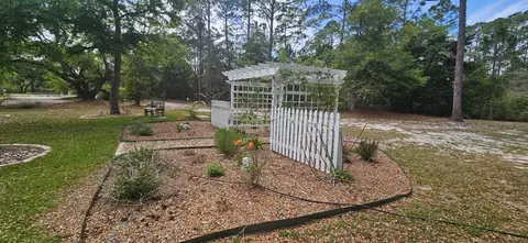 Exterior - 231 Apalachee St, Carrabelle, FL 32322 photo 10 of 30