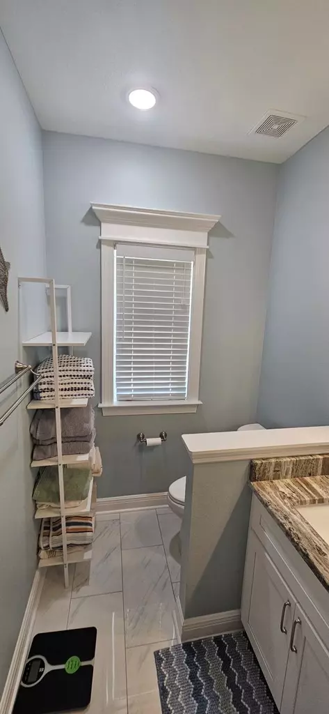 Bath - 231 Apalachee St, Carrabelle, FL 32322 photo 4 of 9