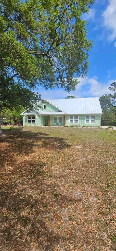 Exterior - 231 Apalachee St, Carrabelle, FL 32322 photo 2 of 30