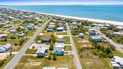 124 Pine St, Mexico Beach, FL 32456