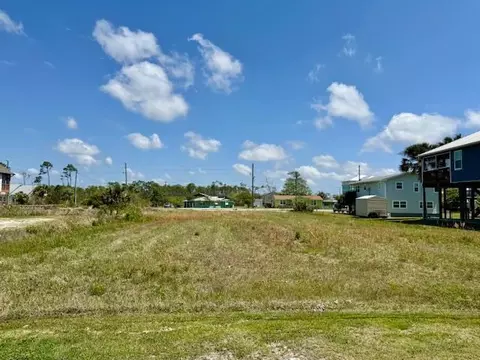 124 Pine St, Mexico Beach, FL 32456 photo 2
