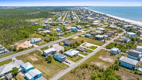126 Pine St, Mexico Beach, FL 32456