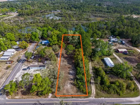 1201 NE 3rd St, Carrabelle, FL 32322