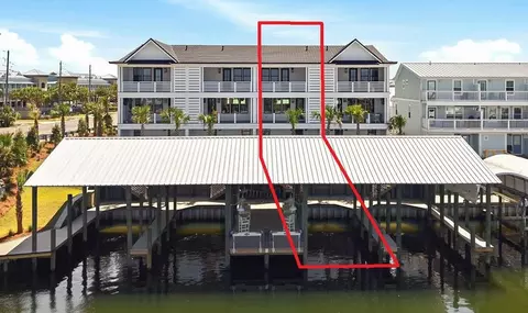 100 42nd St #C, Mexico Beach, FL 32456