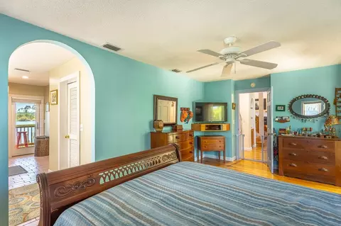 Bedroom - 433 River Rd, Carrabelle, FL 32322 photo 2 of 4