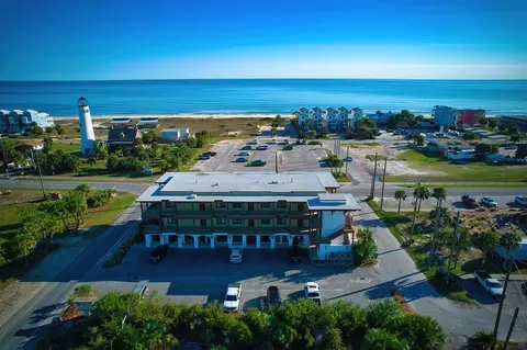 112 Franklin Blvd #203, Saint George Island, FL 32328