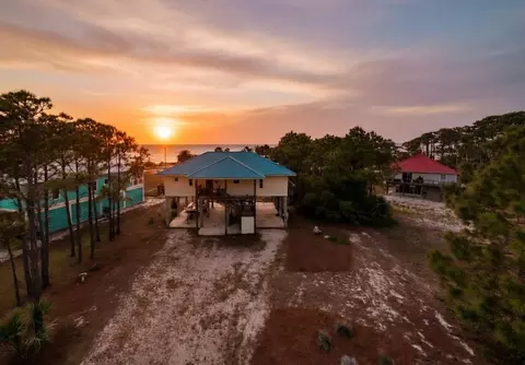 833 W Bay Shore Dr, Saint George Island, FL 32328