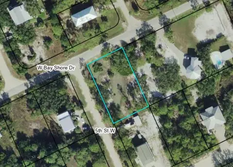 480 W Bay Shore Dr, Saint George Island, FL 32328