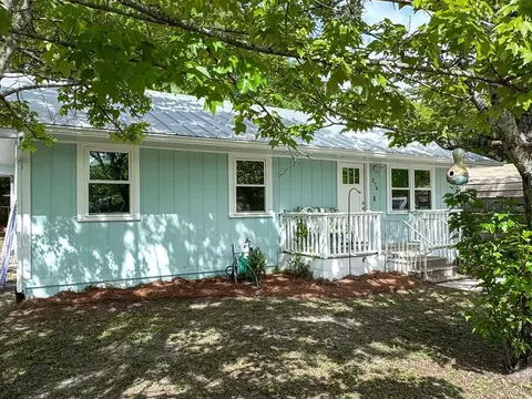 274 25th Ave, Apalachicola, FL 32320