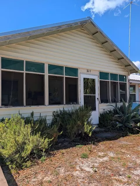 30 Heffernan Dr # -5, Carrabelle, FL 32322