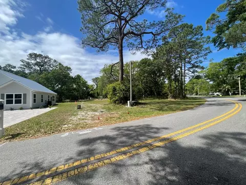 228 17th St, Apalachicola, FL 32320