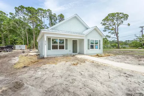 215 15th St, Apalachicola, FL 32320