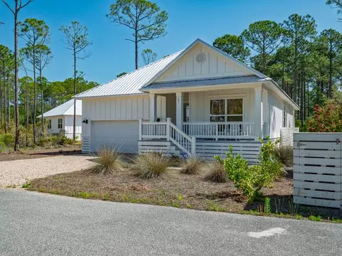 107 Treehouse Cir, Saint Teresa, FL 32358