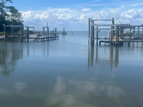 527 W Sawyer St, Saint George Island, FL 32328
