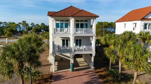 1824 Sunset Dr, Saint George Island, FL 32328