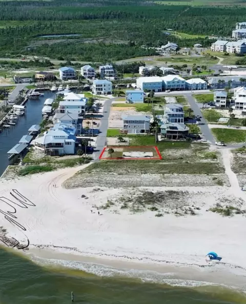 133 Miramar Dr, Mexico Beach, FL 32456