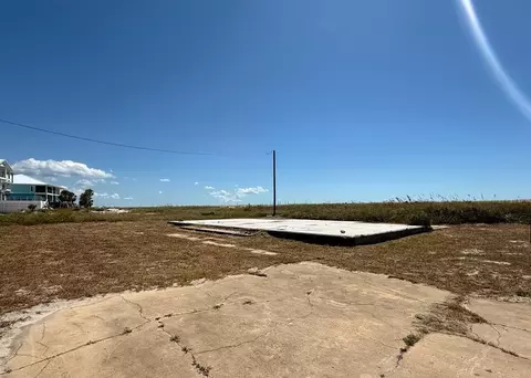 133 Miramar Dr, Mexico Beach, FL 32456