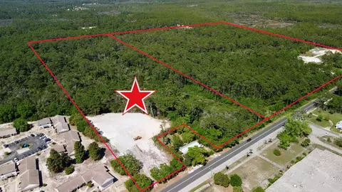902 Gray Ave, Carrabelle, FL 32322