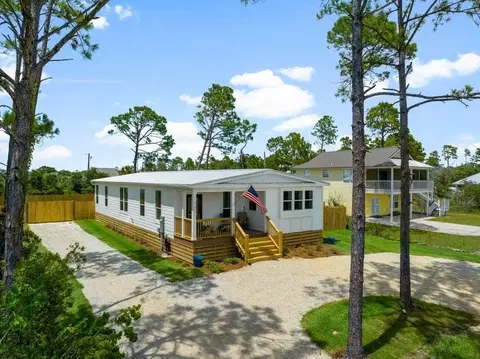 201 Nautilus Dr, Port St. Joe, FL 32456