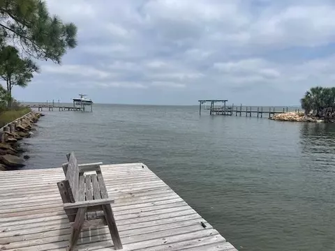 327 E Sawyer St, Saint George Island, FL 32328