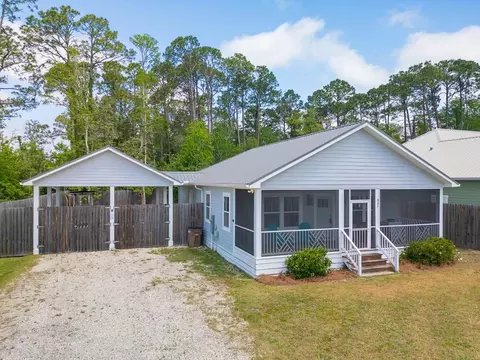 921 20th St, Port St. Joe, FL 32456